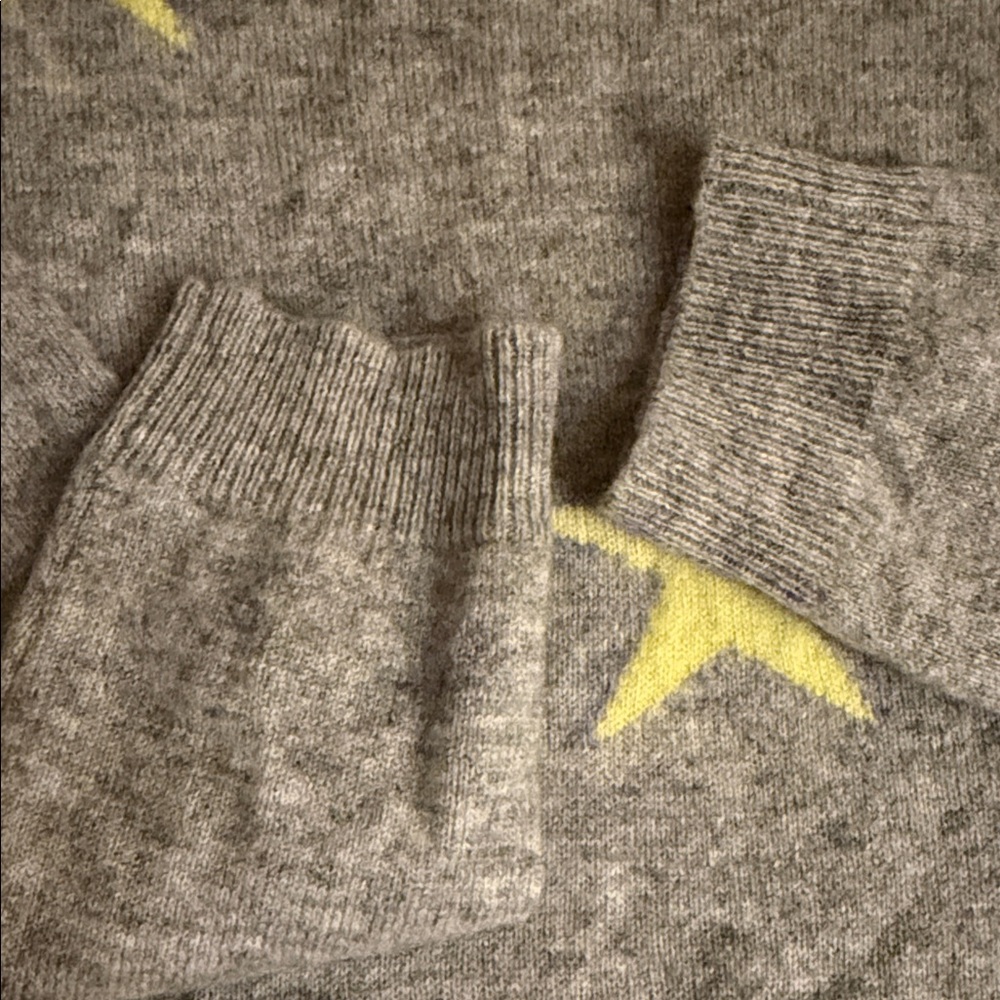 ⭐️Philosophy Gray Cashmere Sweater⭐️ - Picture 3 of 5